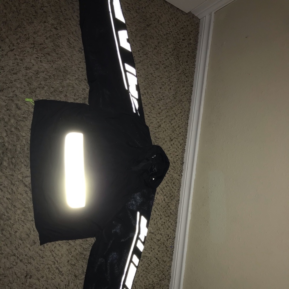 Forever 21 Windbreaker “sold out”